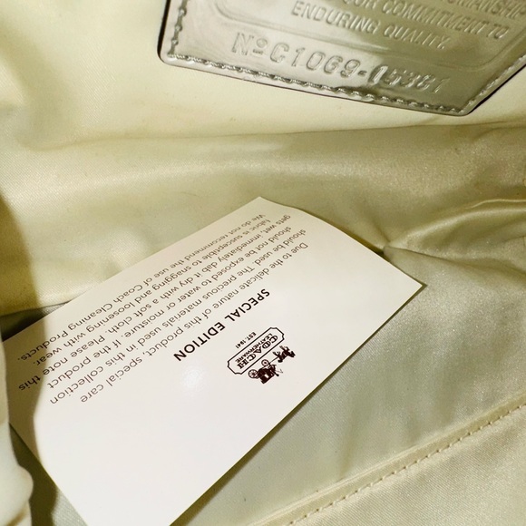 Coach very rare vintage gold sequined  poppy handbag/crossbody/ NWOT - Picture 8 of 8